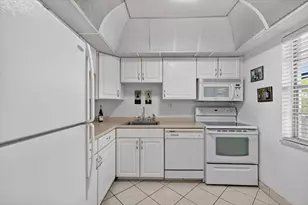 7787 Golf Cir Dr, Margate, FL 33063 - Photo 5