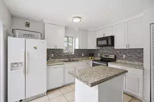 4102 Waterview Cir, Palm Springs, FL 33461 - Photo 11