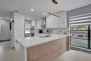 21675 Tall Palm Cir, Boca Raton, FL 33433 - Photo 3