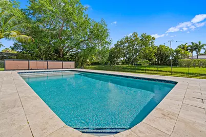 10027 Ramblewood Drive, Coral Springs, FL 33071 - Photo 3