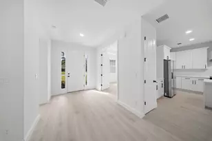 1116 SW London Ln, Port Saint Lucie, FL 34953 - Photo 9