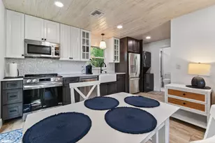 608 SE 5th St, Stuart, FL 34994 - Photo 7