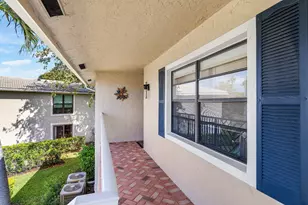 29 Stratford Ln W, Boynton Beach, FL 33436 - Photo 5