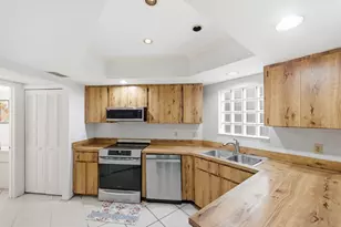 105 Weybridge Cir, Royal Palm Beach, FL 33411 - Photo 11