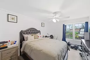 105 Weybridge Cir, Royal Palm Beach, FL 33411 - Photo 23
