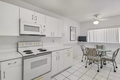 4735 E Lucerne Lakes Blvd E #308, Lake Worth, FL 33467 - Photo 5