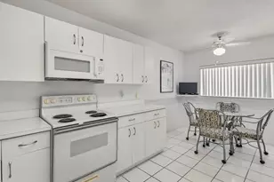 4735 E Lucerne Lakes Blvd E, Lake Worth, FL 33467 - Photo 5