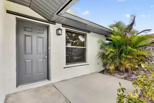 5868 SE Collins Ave, Stuart, FL 34997 - Photo 5