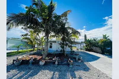8026 SE Wren Avenue, Hobe Sound, FL 33455 - Photo 1