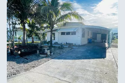 8026 SE Wren Avenue, Hobe Sound, FL 33455 - Photo 5