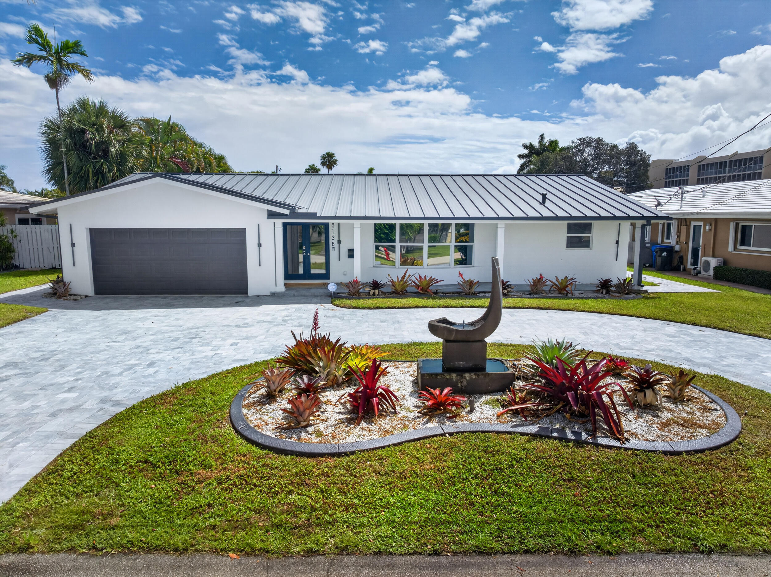 5136 NE 26th Ave main architectural view