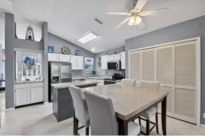 131 Hammocks Court, Greenacres, FL 33413 - Photo 9