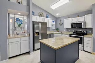 131 Hammocks Ct, Greenacres, FL 33413 - Photo 13