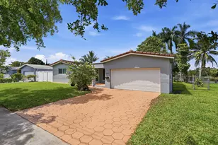 5261 SW 89th Ave, Cooper City, FL 33328 - Photo 3