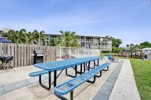 900 SW 12th St, Fort Lauderdale, FL 33315 - Photo 27