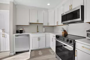 7455 Glendevon Ln, Delray Beach, FL 33446 - Photo 13