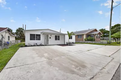 1225 W 32 Street, Riviera Beach, FL 33404 - Photo 3