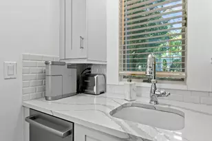 605 N Lakeside Dr, Lake Worth Beach, FL 33460 - Photo 17