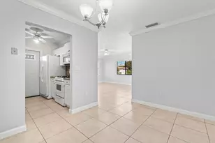 200 SW 7th St, Boca Raton, FL 33432 - Photo 9
