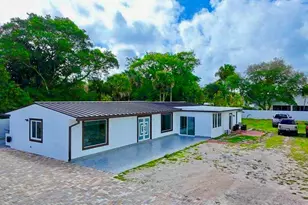 696 Arlington Dr, West Palm Beach, FL 33415 - Photo 1