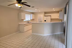 2601 SE Creston Ln, Port Saint Lucie, FL 34952 - Photo 7