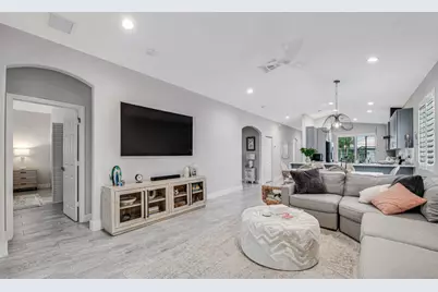 8203 Bellafiore Way, Boynton Beach, FL 33472 - Photo 9
