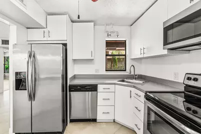 8553 W Boca Glades Blvd Boulevard W #G, Boca Raton, FL 33434 - Photo 7