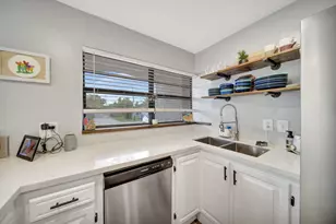 831 NW 39th St, Oakland Park, FL 33309 - Photo 15