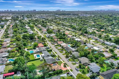 831 NW 39th Street, Oakland Park, FL 33309 - Photo 45