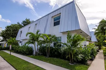 106 Linda Lane #4, Palm Beach Shores, FL 33404 - Photo 9