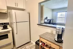 65 Suffolk B, Boca Raton, FL 33434 - Photo 3