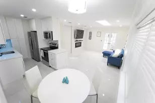 887 W Perry St, Lantana, FL 33462 - Photo 9