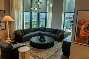 121 NE 5th St, Miami, FL 33132 - Photo 21