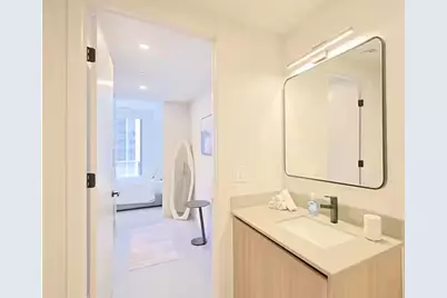 121 NE 5th Street #1506, Miami, FL 33132 - Photo 7