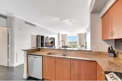 804 E Windward Way #615, Lantana, FL 33462 - Photo 9