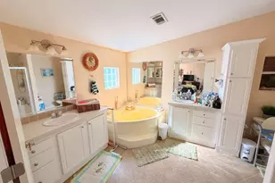 2 S 4 Seasons Rd, Palm Beach Gardens, FL 33410 - Photo 13