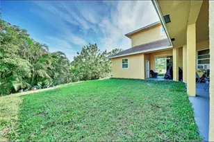 6112 NW Ginger Ln, Port Saint Lucie, FL 34986 - Photo 9