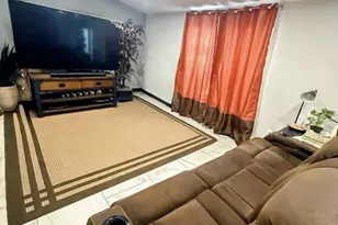 135 Parkside Ct, Coconut Creek, FL 33073 - Photo 5