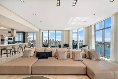 17301 Biscayne Boulevard #Ph-7, North Miami Beach, FL 33160 - Photo 5