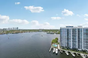 17301 Biscayne Blvd, North Miami Beach, FL 33160 - Photo 9