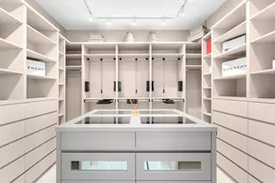 17301 Biscayne Blvd, North Miami Beach, FL 33160 - Photo 25