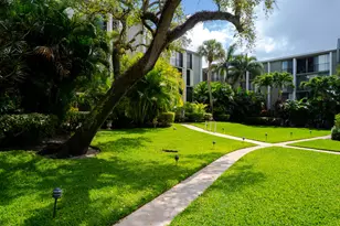 501 SW 11th Pl, Boca Raton, FL 33432 - Photo 17