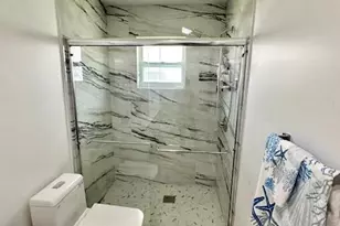 811 SW 18th Ct, Boynton Beach, FL 33426 - Photo 9