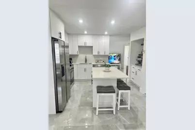 811 SW 18th Court, Boynton Beach, FL 33426 - Photo 3