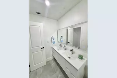 811 SW 18th Court, Boynton Beach, FL 33426 - Photo 9