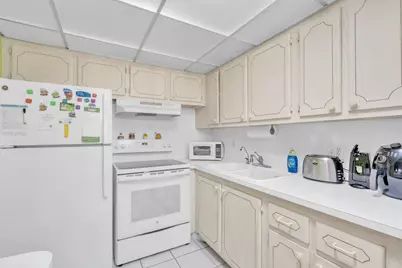 349 Camden O, West Palm Beach, FL 33417 - Photo 17