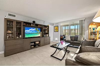 9330 Sunrise Lakes Boulevard #104, Sunrise, FL 33322 - Photo 7