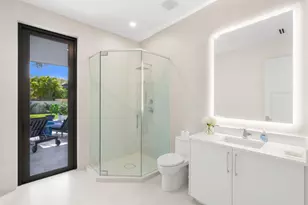 2406 NE 13th Ct, Fort Lauderdale, FL 33304 - Photo 11