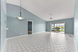 8495 Lakepoint Ct, Lake Worth, FL 33467 - Photo 5