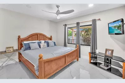 11490 W Biscayne Canal Road, Miami, FL 33161 - Photo 21